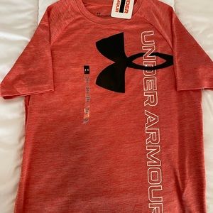 Large Boys Under Armour Shirt. Never worn!